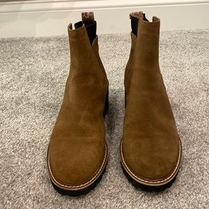 Worn once lug sole Chelsea bootie